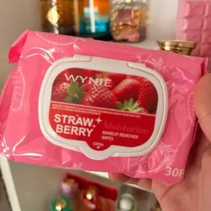 Wynie Toallitas Desmaquillantes con Aroma a Fresa 30 Unidades Hidratantes para Retirar Maquillaje