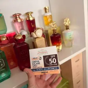 Ultra Retinol crema facial solar spf 50 - Imagen 3